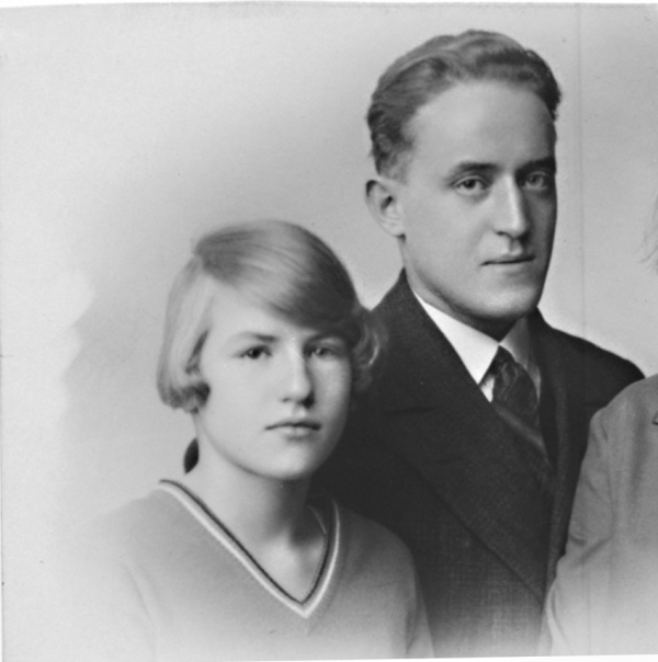 Storebror Armas Heikel (1906-1980) och lillasyster Ulla Heikel (1915-1940)