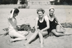 De tre systrarna Heikel 1938