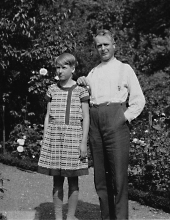 Ulla Heikel med sin morbror Helmer Gullstrand.